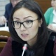 Депутат Айсулуу Мамашова: "Мамлекеттик ооруканалар өзүн-өзү каржылоого өткөндө дарыгерлердин чөнтөгүнө түшкөн акчалар кассага төгүлөт". КҮНСОБОЛ