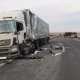 Ысык-Көлдө оор жүк ташуучу унаалар сүзүшүп, 2 адам каза болду
