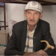 "Кыргыз өлкөсүндө 2 жылдай кулчулукта иштедим. Түнү качып кетпесин деп бутубузду кишендеп коюшчу" дейт "Жди меня" берүүсүнө катышкан Казакстандын тургуну