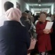 Ашхабадда пенсионерлер тирүү экенин тастыктоо үчүн кезекке турушууда