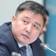 Депутат мектептерге компьютер сатып берүү үчүн каражат бөлүү керектигин айтты