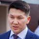 Кой-Таш окуясында "спецназдын кызматкерлерин барымтага алган" деп шектелип жаткан Равшан Жээнбеков кимдер менен беттештирилгенин жактоочусу айтты