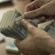Ошто "добуш сатып алуу үчүн акча таркатып жүрүшөт" деген факты аныкталып, тергөө иштери жүргүзүлүүдө