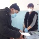 Өзгөн районундагы Бакмал 50/91 шайлоо участкасы ачылары менен 86 жаштагы жаран биринчи болуп добуш берди