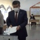 "Саат 09:00". Өлкө башчы Сооронбай Жээнбеков шайлоо участкасына келип, добушун берди (фото)