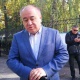 "Паспортум башка пиджагымдын чөнтөгүндө калып калыптыр". Өмүрбек Текебаев шайлоого катышты