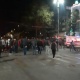 Учурда митингчилер Абдрахманов-Киев көчөлөрүнүн кесилишинде топтолуп турушат