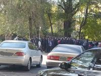 "Кыргыз көмүр" ишканасынын Бишкектеги кеңсесин басып алууга аракет болду