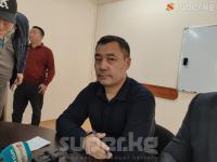 Садыр Жапаров артында Жээнбеков жана Матраимовдор турбайт деп Куран кармап айта ала турганын айтты