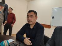 Садыр Жапаров митингге чыккандардын алдына чыкты