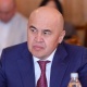 Алтынбек Сулайманов: "Эл өкүлдөрү 120 депутат көп деп жатышат, анда эмнеге бул жерде отурасыңар?"