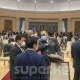 Жогорку Кеңеште өкмөт мүчөлөрүнүн талапкерлиги каралды (видео)