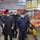 "Баалар кымбаттаганбы?". Балбак Түлөбаев базарлардагы азык-түлүктүн баасын текшерүүгө алды (сүрөт)