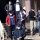 Кызматтан кеткенден бери көрө элек белеңиз? Сооронбай Жээнбековдун мечиттен чыгып бара жаткандагы видеосу тарады