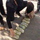 Жалал-Абадда абактын жанында 4 килограммга жакын баңгизатын алып жүргөн жаран кармалды