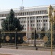 Эртең Ак Үйдүн сыртындагы тосмо алынмай болду