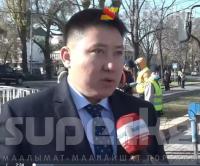 "Мурда бул жерде тосмо жок болчу, фонтандардын фонунда сүрөткө түшчүбүз" дейт тосмонун алынганына күбө болгон жаран