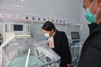 Эльвира Сурабалдиева Эне жана баланы коргоо улуттук борборундагы эки жаңы имараттын ачылышына катышты