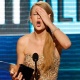 Америкалык ырчы Тейлор Свифт "American Music Awards&rdquo; сыйлыгынын 30-статуеткасын алып, Майкл Жексондун рекордун жаңылады