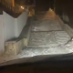 "Бир жагын оңдосоң бир жагын талкалап.." Ош шаарында унаасынын кубаттуулугун сынаш үчүн машинаны тепкичтин үстүнөн айдагандардын видеосу тарады