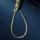Алай районунда 53 жаштагы тургун өз үйүндө асынып алды