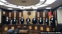 Конституциялык палата кайра шайлоонун мөөнөтүн жылдыруу боюнча документ Конституциялык мыйзамга каршы келбейт деп тапты