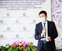 Билим берүү министри Алмаз Бейшеналиев жаңы челленж баштап, эстафетаны Артём Новиковго узатты