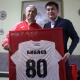 "Алга" клубунун легендарлуу оюнчусу Дамир Бибаев 80 жаш курагын белгилеп жатат