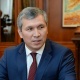 Кадр кызматынын директору, өкмөттүн Баткен облусундагы өкүлү, эми вице-премьерлик... Акрам Мадумаровдун өмүр баяны