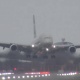 Лондондо катуу шамалдан улам учак абада бир нече убакыт калкып, араң конгон