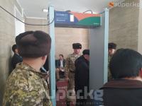 Жогорку Сот Азимжан Аскаровдун ишин карайт, журналисттер сот залына киргизилбейт