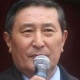 Коомдук ишмер Мукар Чолпонбаев: "Азыр парламентте отурган партиялар шайлоого даярданып, эски ырларын кайра ырдап башташты". КҮНСОБОЛ
