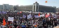 2 миңден ашык жаран Садыр Жапаровго боштондук талап кылып борбордук аянтка келди