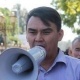 Жарандык активист Төрөхан Жунусбеков Садыр Жапаровду колдоо митинги тууралуу: "Президент өзү чыкпаса да, анын өкүлдөрү чыгып мамлекет башчынын позициясын айтышы керек". КҮНСОБОЛ