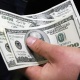 Орус рубли тездик менен күчүн жоготууда: Учурда 1 АКШ доллары 75 рублдан ашты
