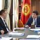 Премьер-министр доллардын кескин кымбаттап кетиши боюнча жыйын өткөрдү