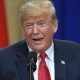 Дональд Трамп АКШга болгон иммиграцияны чектеген буйрукка кол коёт