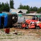 Александровка айылында жүк ташыган унаа менен жеңил унаа сүзүштү. Жабыркагандар бар