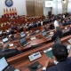 Депутат социалдык объекттер сапатсыз курулуп жатканын айтып, аны көзөмөлгө алууну сунуштады