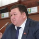 Жогорку Кеңештин укук тартип боюнча комитетинин депутаттары премьер-министр жыйынга келбегенине нааразы болуп жатышат