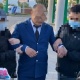 "Жеңилдетилген чечим чыгарып берем деген". Жети-Өгүз районунун прокурорунун ага жардамчысы 150 миң сом пара менен кармалды