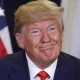 Дональд Трамп Твиттерге жарыялаган билдирүүлөрүн кээде анын жардамчысы чыгарарын айтты