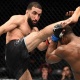 "Кармалсаңар ооруканага жатасыңар". АКШдагы массалык баш аламандыктан UFC мушкеринин атасынын дүкөнү талкаланды