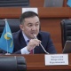 Депутат соода жүгүртүүнү улуттук валютада жүргүзүү боюнча өкмөттүн токтому аткарылбай жатканын билдирди