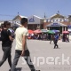"Эл катары эле иштеп жатабыз. "Дордой" базары кайрадан жабылат деген так маалымат жок" дейт соодагер