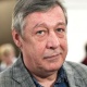 Мас абалында унаа башкарып, жол кырсыгын жараткан. Орусиялык актёр Михаил Ефремовго кылмыш иши козголду