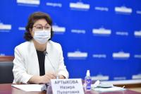 "Бет кап мурунду, оозду, эринди жаап турушу керек". Саламаттыкты сактоо уюмунун бет кап тагынуу боюнча сунушу