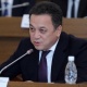 Депутат Карашев Бабановдун эжесине куран окутушу боюнча: "Ал жерде адам жоготуу, кайгы болуп жатат. Бата кылып келдим"