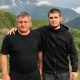 "Ал мени таанып жатат". Хабиб Нурмагомедов атасынын абалы жөнүндө айтты