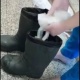 Өтүгүнөн 1 литрге жакын терин төккөн дарыгердин видеосу тарады. Ал бир күн мурун эс-учун жоготкон